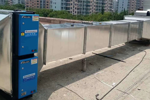 广杰GOJEK：餐饮商户安装广杰环保UV光解油烟异味净化器！解决烧烤油烟异味扰民问题！